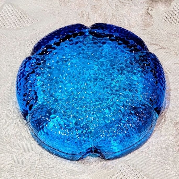 Blue Anchor Hocking VTG flower, bubble shape, Ashtray/dish/trinket.5" - Picture 5 of 7